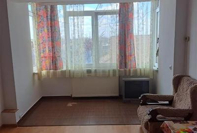 Apartament cu 2 camere semidecomandat în Hristo Botev
