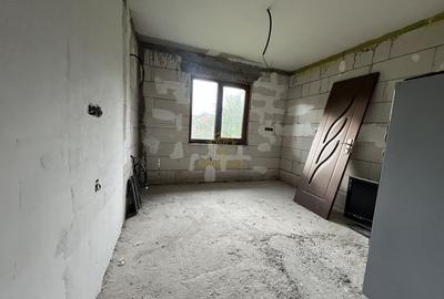 Casă cu 3 camere cu Teren 3800 Mp în Peleș - 6