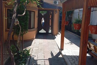 Casă cu 4 camere în Exterior Vest - 1