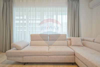 Apartament cu 2 camere semidecomandat, mobilat în Tractorul - 2