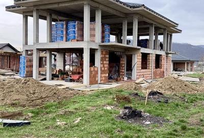 Casă cu 4 camere în Bujoreni - 3