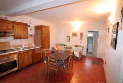 Casă cu 3 camere cu Teren 1783 Mp în Central - 2