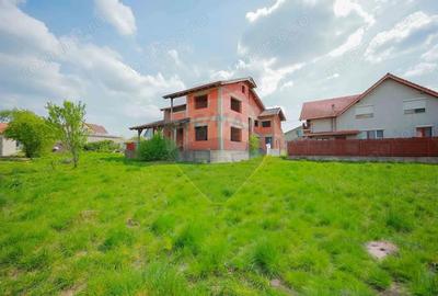 Casă cu Teren 1013 Mp în Cordău - 10