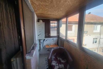 Apartament cu 3 camere decomandat în Caransebeș