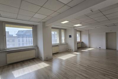 Birou, de 232 mp, în Universitate