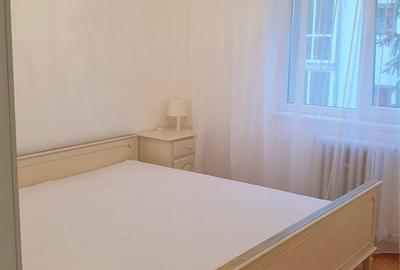 Apartament cu 3 camere decomandat în Calea Dumbrăvii
