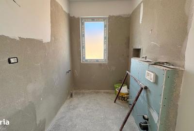 Casă cu 5 camere cu Teren 350 Mp în Săcălaz