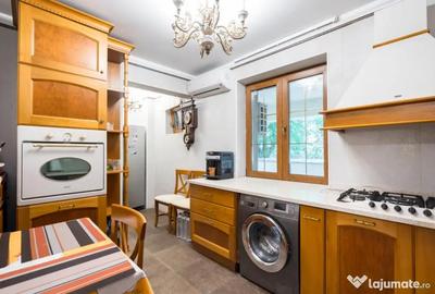 Casă cu 7 camere cu Piscina în Ciofliceni - 2