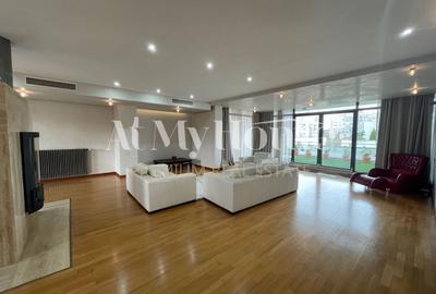 Apartament cu 4 camere decomandat, mobilat în Capitale
