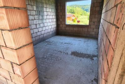Casă cu 4 camere cu Teren 1600 Mp în Dăești - 5
