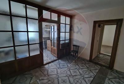 Apartament cu 3 camere decomandat în Central - 4
