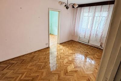 Apartament cu 2 camere nedecomandat în Girocului