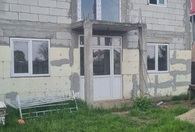 Casă cu 4 camere în Herăști - 2