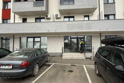 Spațiu comercial, de 52 mp, în Central - 3