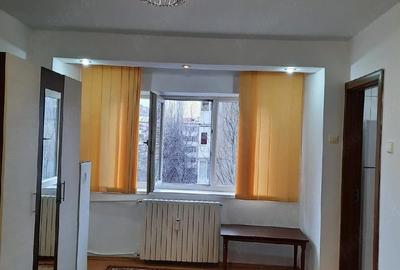 Garsonieră decomandată în Rovine