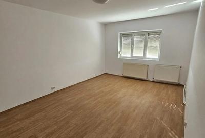 Apartament cu 3 camere decomandat în Central - 1