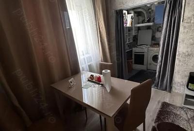 Apartament cu 3 camere decomandat în Găești - 4