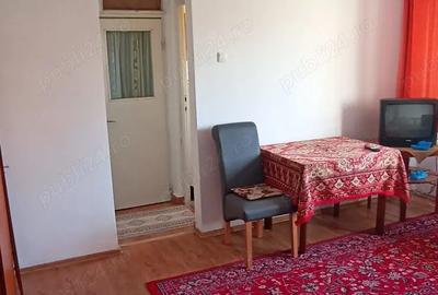 Proprietar, inchiriez apartament cu 2 camere, la un cuplu de studen?i sau studen?i studente - 4