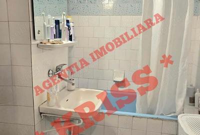 Apartament cu 3 camere decomandat în Eremia - 1