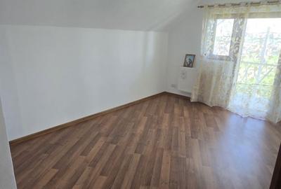 Casă cu 4 camere cu Teren 2500 Mp în Mărgineni - 3