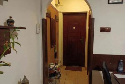 Rovinari - Apartament 3 camere - Strada Rovinari - 1