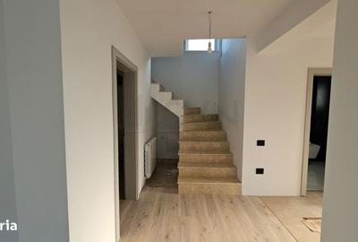 Casă cu 4 camere cu Canalizare în Domnești - 5