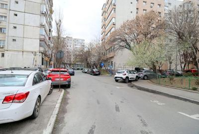 Decomandat, la cateva minute de parc si metrou - 28