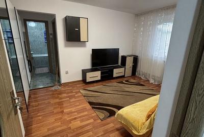 Apartament cu 3 camere decomandat în Viziru 3 - 4