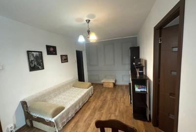 Apartament cu 2 camere semidecomandat în Tătărași
