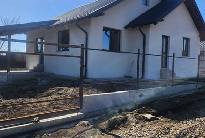 Casă cu 3 camere în Mărgineni - 4