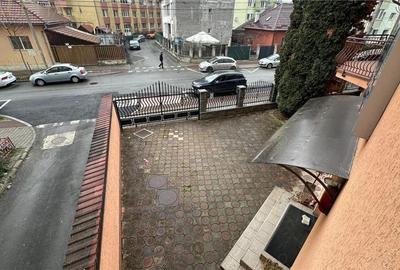 Vila Impunatoare cu 13 Camere Ideala pentru Clinica, After-School sau alte activitati comerciale - 10