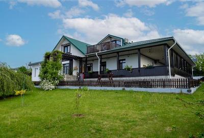 Casă individuală cu 7 camere cu Canalizare în Bucium - 2