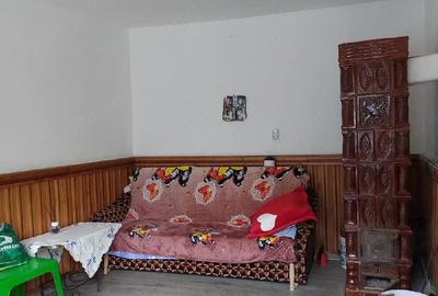 Casă cu 5 camere cu Teren 500 Mp în Petnic - 2