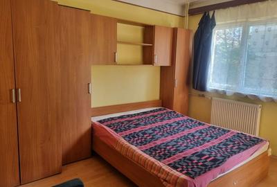 Garsonieră decomandată în Decebal - 1