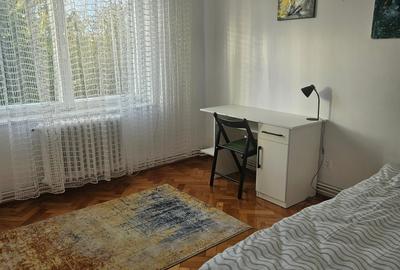 Se inchirieaza,in 7 Noiembrie,apartament cu 3 camere,etajul 1,mobilat si utilat. Se inchirieaza,in 7 Noiembrie,apartament cu 3 camere,etajul 1,mobilat si utilat. - 4