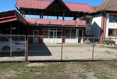 Inchiriez spatiu - 2