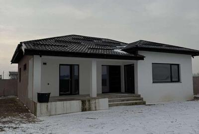 Casă cu Teren 844 Mp în Central