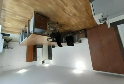 Spațiu comercial, de 50 mp, în Central - 6