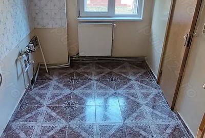 Vand apartament in Govandari 82m ,confort 1,semidecomandat, 3 camere,etaj1. Cerificat energetic - 3