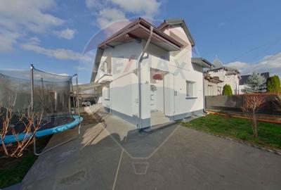 Casă / Vilă în zona Est - 5