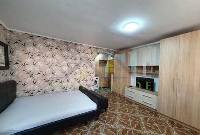 Garsoniera zona Centrul Civic- Toamnei - 1