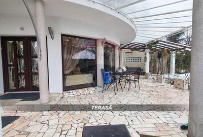 Casă cu 10 camere cu Teren 750 Mp în Central - 2