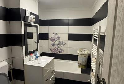 Casă cu 3 camere decomandat în Malu Mare - 4