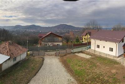 Casă cu 9 camere cu Teren 900 Mp în Cornu - 11