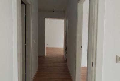Apartament cu 3 camere decomandat în 13 Septembrie - 2