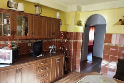 Vand Apartament spatios 4 camere - 2