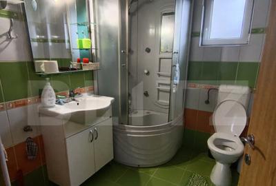 Casa de vanzare, cu 5 camere ?i un teren de 600 mp, zona u - 9