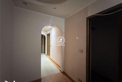 Apartament cu 3 camere decomandat în Nicolina - 12
