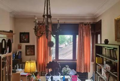 Apartament cu 5 camere semidecomandat, mobilat în Central - 1