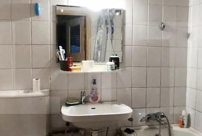Apartament cu 4 camere decomandat în Berceni